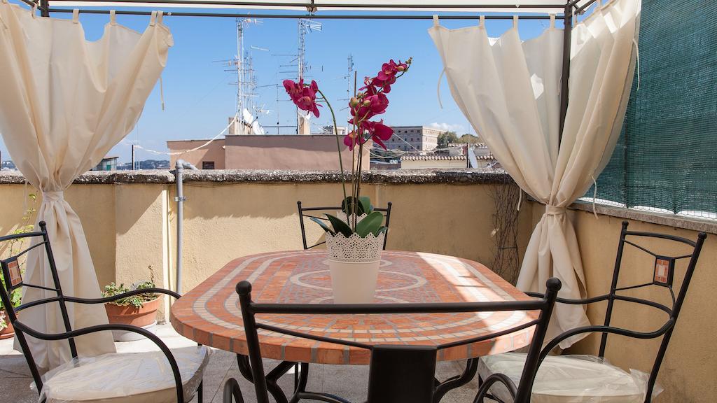 Rental In Rome Vatican View Terrace Ruang foto
